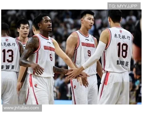 广州篮球队的快速转换战术分析与得失评估