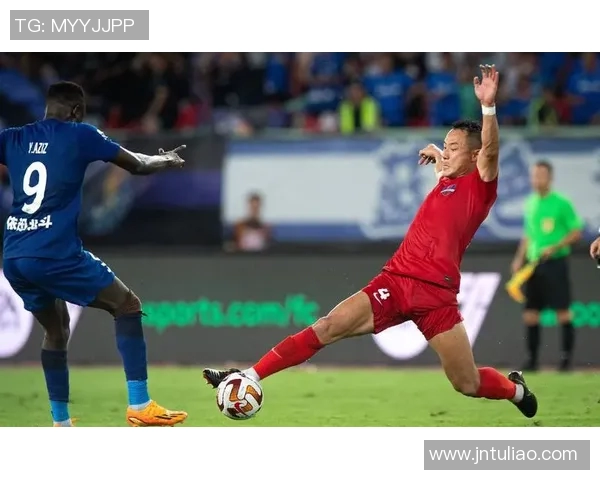 武汉篮球队在世锦赛积分榜上以51分稳居首位展现强劲实力