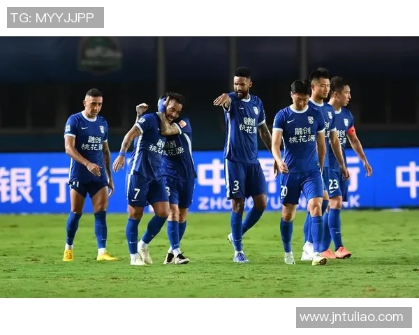 武汉足球队强势领跑最新足球力量排行榜前十名分析与展望