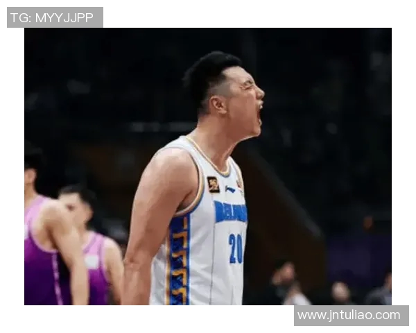 翟晓川的篮球之路:从青涩少年到CBA明星的成长故事 翟晓川的篮球之路:从青涩少年到CBA明星的成长故事