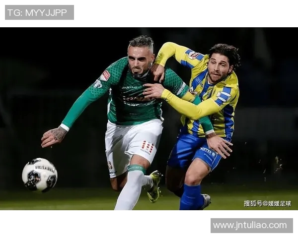 埃因霍温与阿尔克马尔激战在即谁将赢得这场荷甲巅峰对决 埃因霍温与阿尔克马尔激战在即谁将赢得这场荷甲巅峰对决