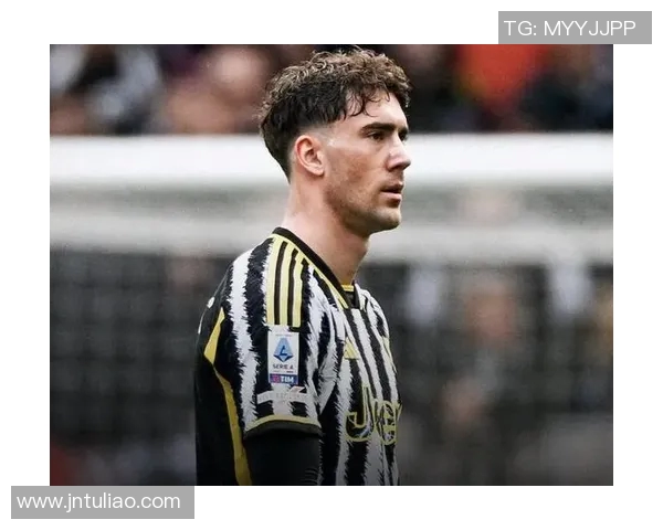 弗拉霍维奇的崛起之路:从青年才俊到欧洲顶级前锋的蜕变与挑战 弗拉霍维奇的崛起之路:从青年才俊到欧洲顶级前锋的蜕变与挑战