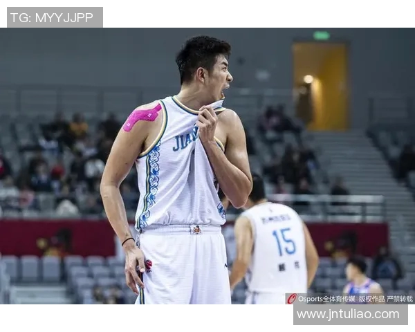 广东与新疆精彩对决实况录像回放全程分析与精彩瞬间重温 广东与新疆精彩对决实况录像回放全程分析与精彩瞬间重温