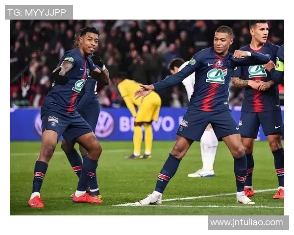 巴黎圣曼与第荣的精彩对决揭示法甲新赛季的竞争格局与球队实力对比 巴黎圣曼与第荣的精彩对决揭示法甲新赛季的竞争格局与球队实力对比