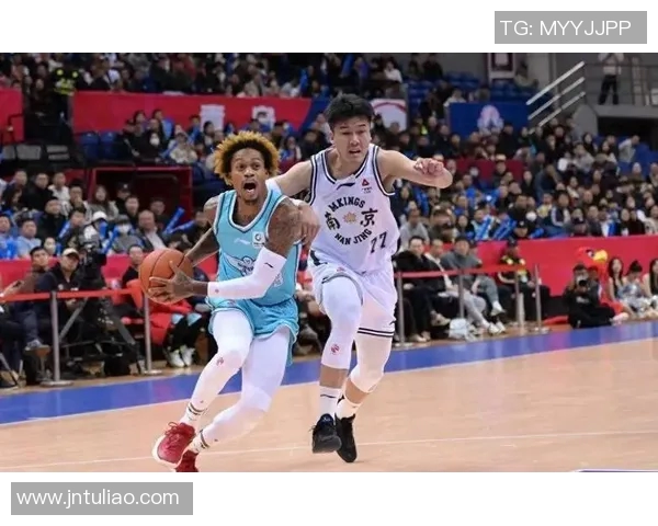 2013年CBA青岛队对决广东队精彩回顾与赛季分析