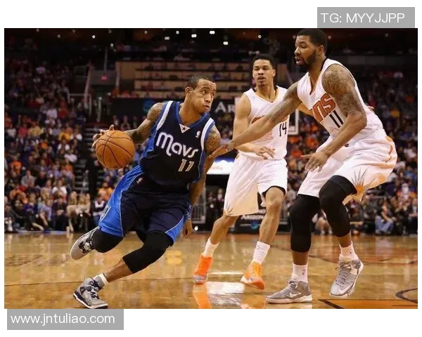 2020年NBA季后赛独行侠与太阳的精彩对决回顾与分析