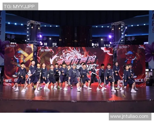 深圳街舞队状态引发热议舞者们对团队表现的不同看法与未来展望